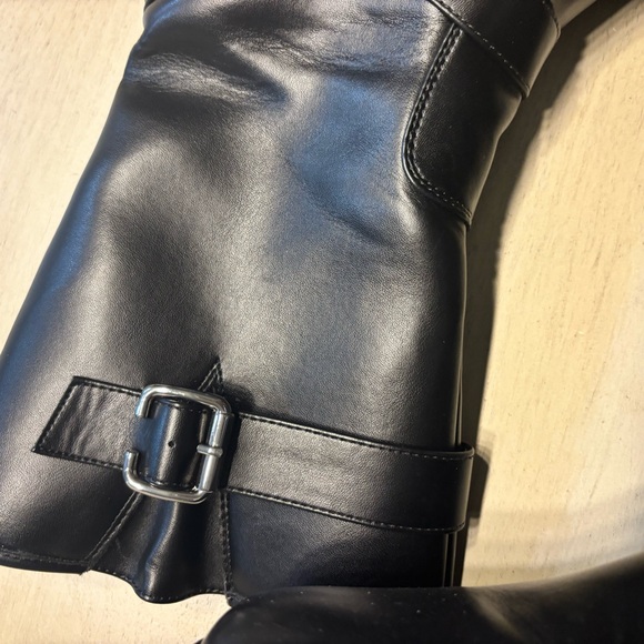 Sleek Black Moto Boots for Women - Picture 4 of 9